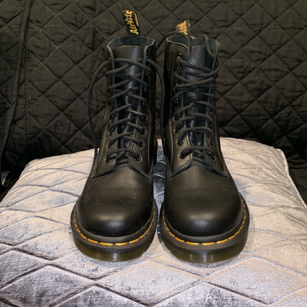 Dr. Martens Pascal boots